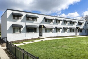 4925 Fairview Ave in Downers Grove, IL - Building Photo