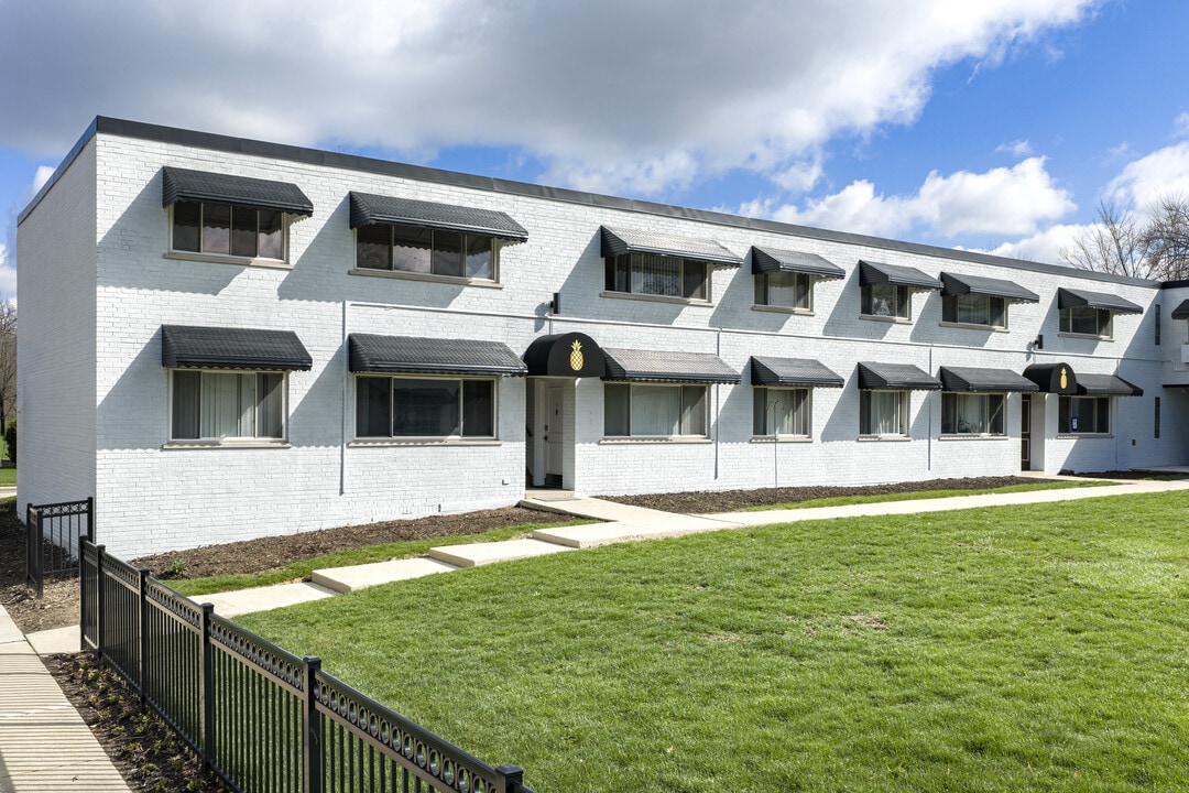 4925 Fairview Ave in Downers Grove, IL - Building Photo