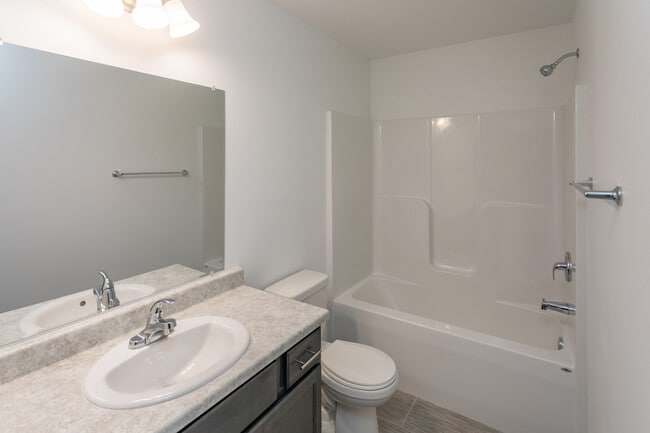 Creekside Commons in Harrisburg, SD - Foto de edificio - Interior Photo