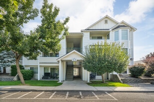 Granite Court Apartments in Veradale, WA - Building Photo