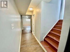 66 Juglans Crescent in Whitchurch-Stouffville, ON - Building Photo - Building Photo