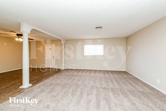 1321 Hewitt St in Las Vegas, NV - Building Photo - Building Photo