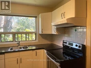 133 Dunn Ave in Toronto, ON - Building Photo - Building Photo