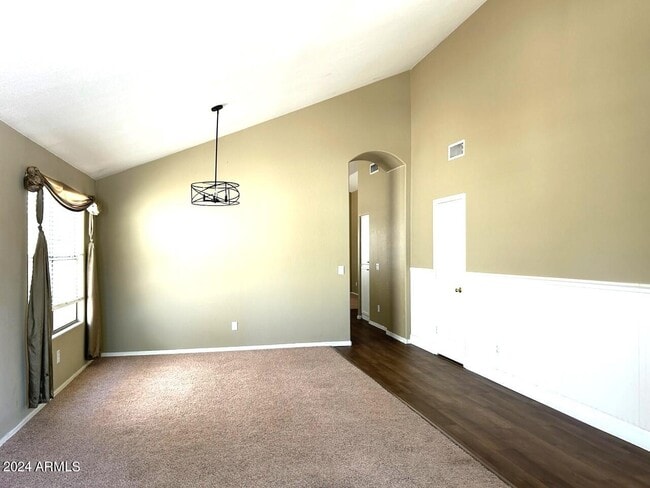 property at 1801 E Toledo St