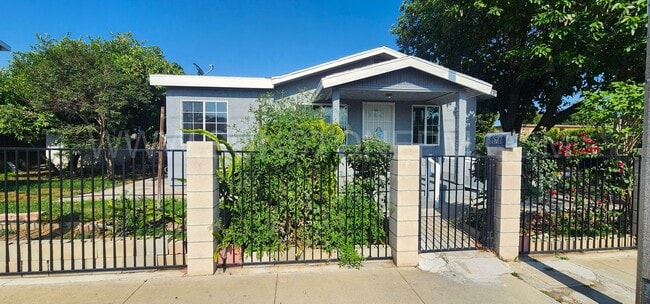 property at 1178 S Park Ave