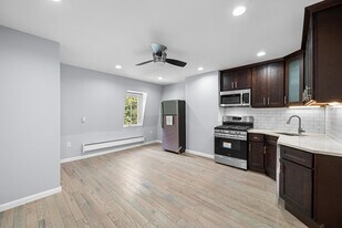 376 Forrest St in Jersey City, NJ - Building Photo