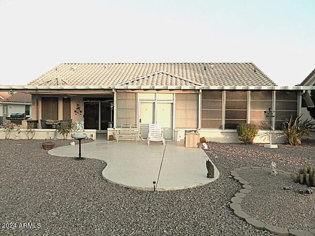 20046 N Trading Post Dr in Sun City West, AZ - Foto de edificio - Building Photo