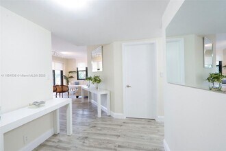 1121 Crandon Blvd, Unit E108 in Key Biscayne, FL - Building Photo - Building Photo