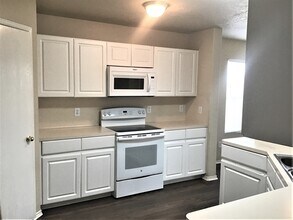 9530 Belleclarie Ln in Houston, TX - Building Photo - Building Photo