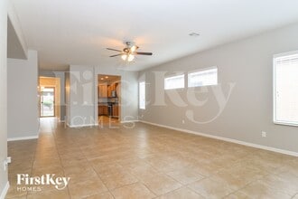 3957 Vulcan St, Unit 02D111 in Las Vegas, NV - Foto de edificio - Building Photo