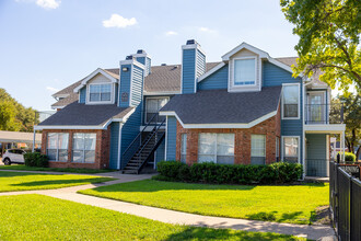 The Trails of Valley Ranch in Irving, TX - Building Photo - Building Photo