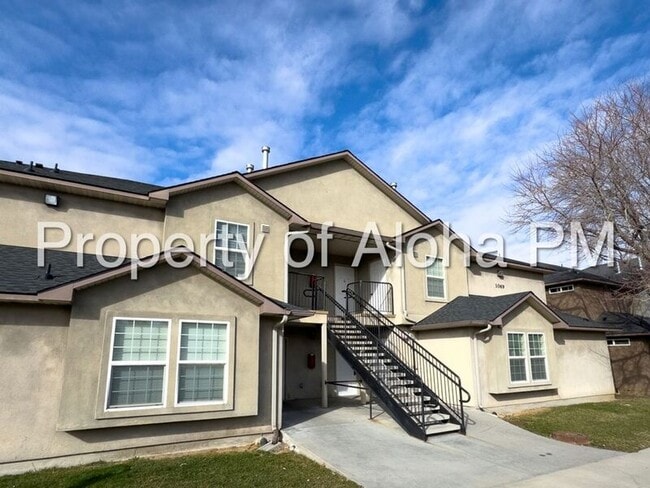 property at 1069 W Pine Ave