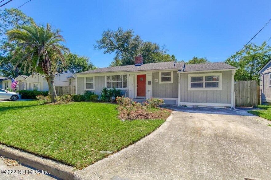 1058 Willis Dr in Jacksonville, FL - Foto de edificio