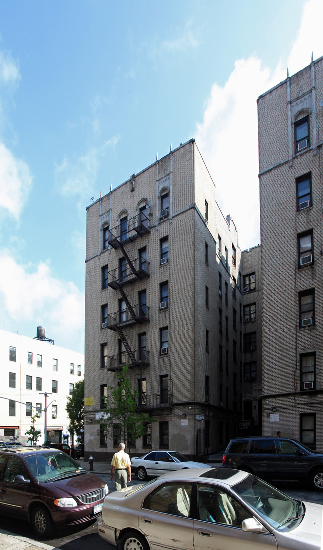 619-621 W 176th St in New York, NY - Foto de edificio - Building Photo