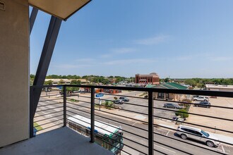 H Squared in Denton, TX - Building Photo - Interior Photo