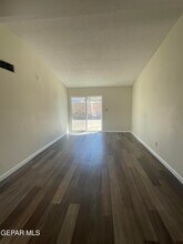 866 Barandal Dr in El Paso, TX - Foto de edificio - Building Photo