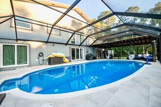 16887 97th Way N in Jupiter, FL - Foto de edificio - Building Photo