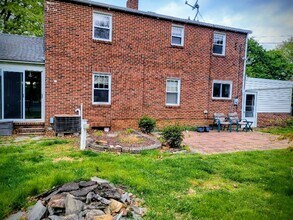 551 S Royal St in East York, PA - Foto de edificio - Building Photo