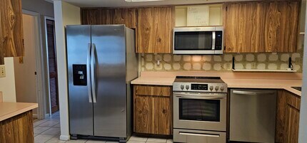 12888 98th St N in Largo, FL - Building Photo - Building Photo