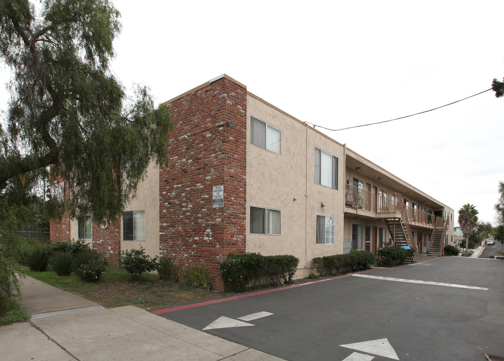 1937 L Ave in National City, CA - Foto de edificio