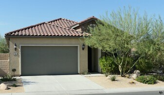 11 Vintage in Rancho Mirage, CA - Building Photo