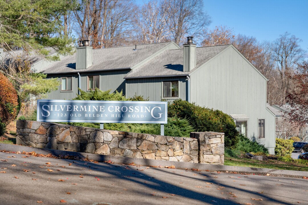 123 Old Belden Hill Rd in Norwalk, CT - Building Photo