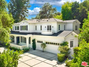 3815 Valley Meadow Rd in Los Angeles, CA - Building Photo - Building Photo