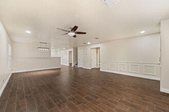 7706 Mainland Woods in San Antonio, TX - Building Photo - Building Photo