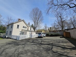 95 W Rte 59 in Clarkstown, NY - Building Photo - Building Photo