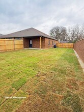 408 E 1st St in Lampasas, TX - Building Photo - Building Photo