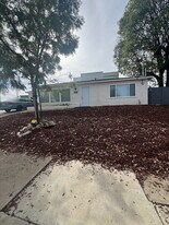 5262 Rincon St in San Diego, CA - Building Photo