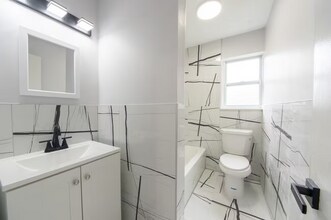 1913 Country Ln, Unit 1003 in Ewing Township, NJ - Building Photo - Building Photo