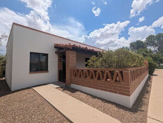 property at 91 S Paseo Quinta