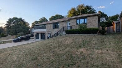 1310 Dunkeith Dr NW in Canton, OH - Building Photo - Building Photo