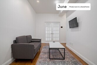 Room in Shared 4 bed/1 bath home, Unit B in Brooklyn, NY - Foto de edificio - Building Photo