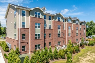 The Pointe at Walker Mill 55+ in Boardman, OH - Foto de edificio - Building Photo