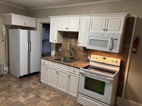 355 NY-31, Unit Unit 4 in Bridgeport, NY - Building Photo - Building Photo