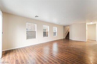 124 La Padania Ave in Las Vegas, NV - Building Photo - Building Photo