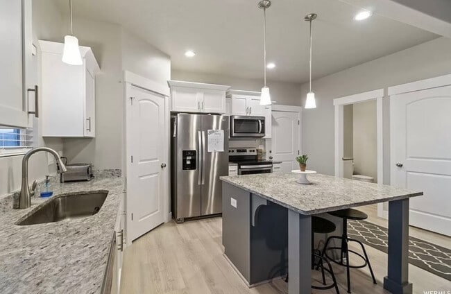 8620 N Cottonwood Aly in Eagle Mountain, UT - Building Photo - Building Photo