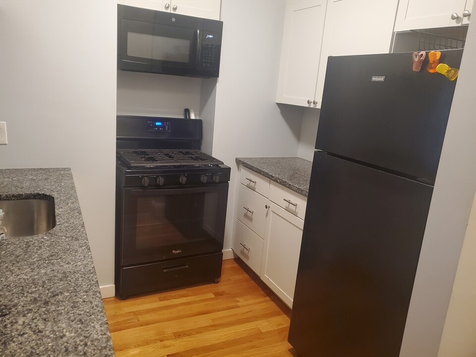 9 Park Vale Ave, Unit 2 in Boston, MA - Building Photo