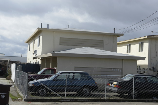 24621 24623 Soto Rd in Hayward, CA - Foto de edificio - Building Photo