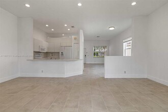 1736 Aspen Ln in Weston, FL - Building Photo - Building Photo