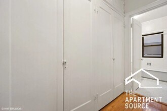 1319 Oak Ave, Unit C2 in Evanston, IL - Foto de edificio - Building Photo