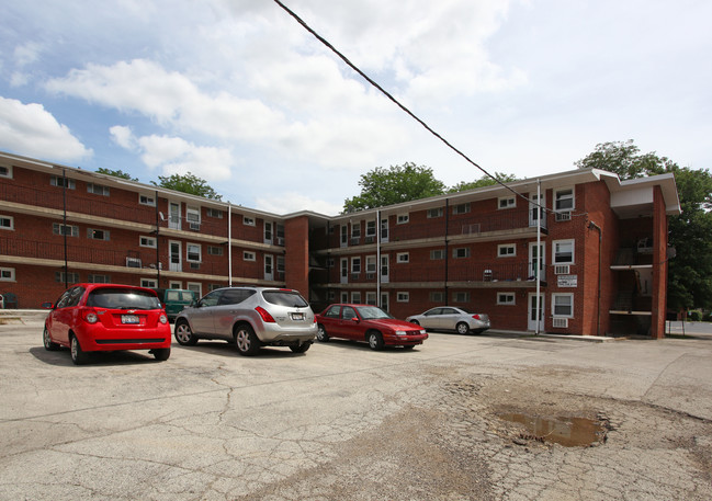 Villa Park Apartments in Villa Park, IL - Building Photo - Building Photo