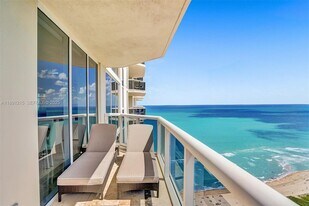 4779 Collins Ave in Miami Beach, FL - Building Photo