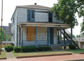 538 Fatherland St Apartments