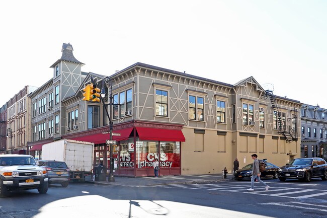 863 Manhattan Ave in Brooklyn, NY - Building Photo - Building Photo