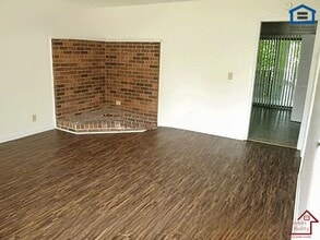 404 Oriole Dr in McMinnville, TN - Foto de edificio - Building Photo