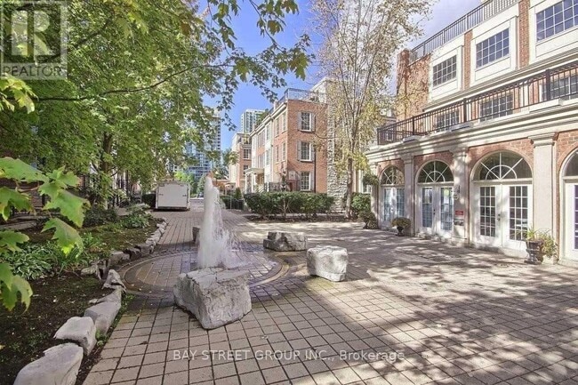 5 Everson Dr in Toronto, ON - Building Photo - Building Photo