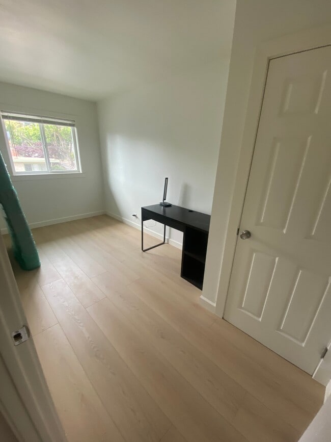 2480 Virginia St, Unit 4